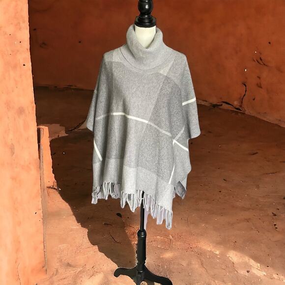 House of Harlow 1960 Women’s Gray Plaid Turtleneck Sweater Cape Fringe NWOT New - Picture 2 of 9